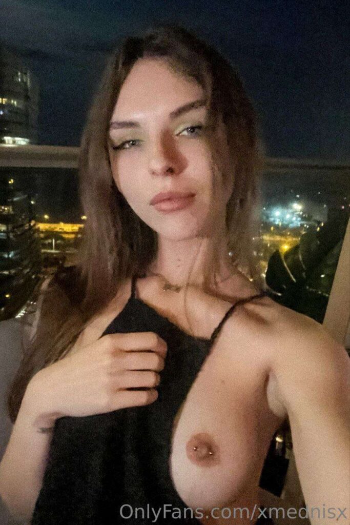 Вика Меднис